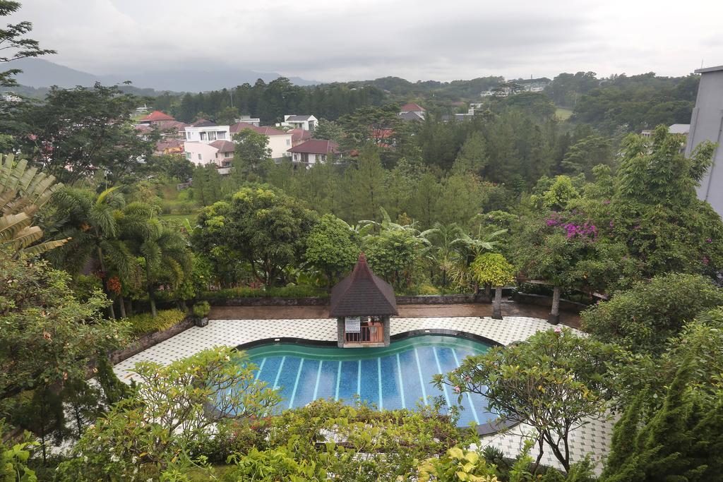 Green Wattana Hotel Sentul Bogor Exterior photo